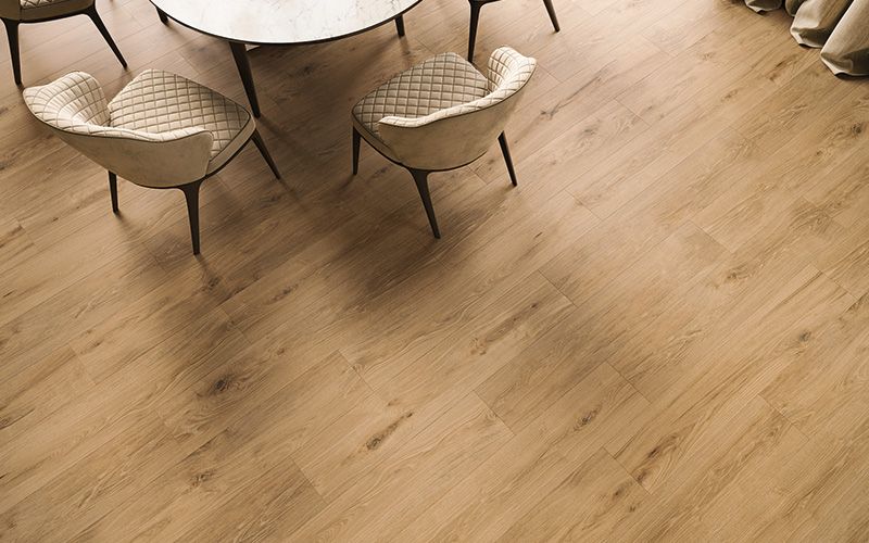 Parkett, Laminat, Vinyl – Produktvielfalt trifft fachgerechte Verlegung Parkett, Laminat, Vinyl – Produktvielfalt trifft fachgerechte Verlegung